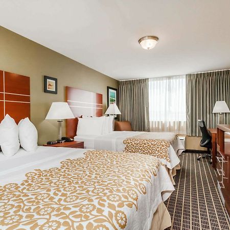 Days Inn By Wyndham Windsor Locks / Bradley Intl Airport Eksteriør billede