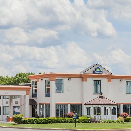 Days Inn By Wyndham Windsor Locks / Bradley Intl Airport Eksteriør billede