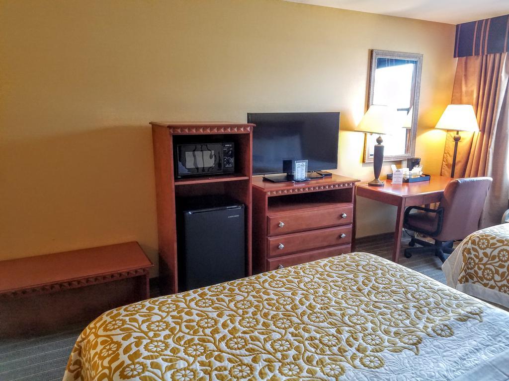 Days Inn By Wyndham Windsor Locks / Bradley Intl Airport Eksteriør billede