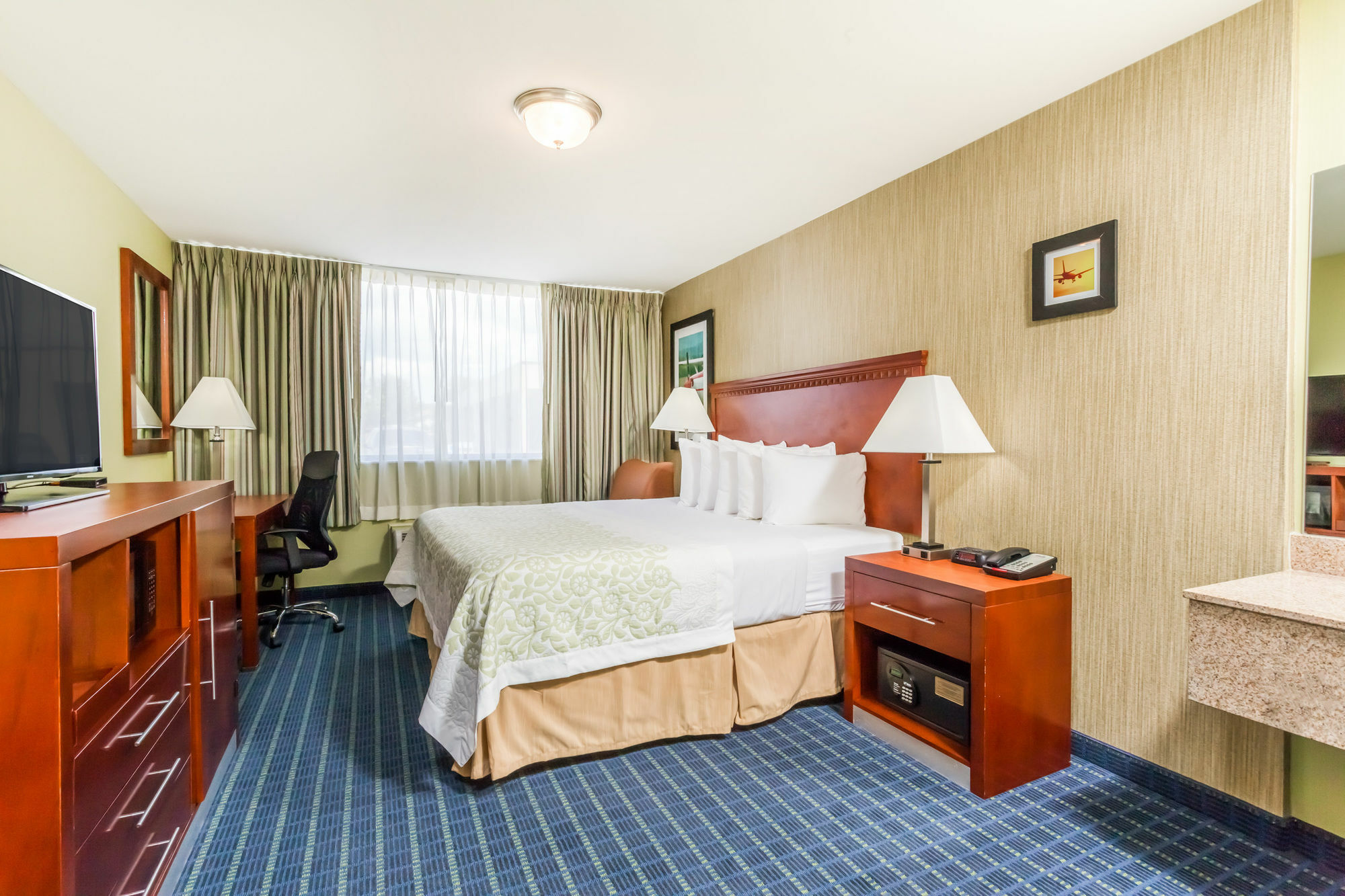 Days Inn By Wyndham Windsor Locks / Bradley Intl Airport Eksteriør billede